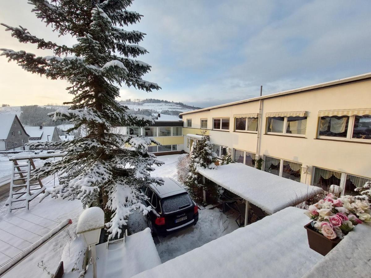 Berghotel Natura Bed & Breakfast Винтерберг Екстериор снимка